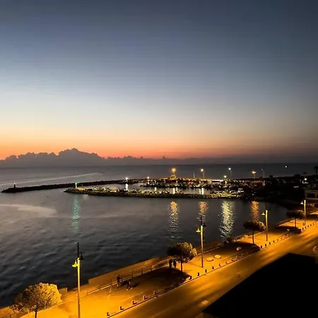 Sea View 1br With Pool Access לרנקה