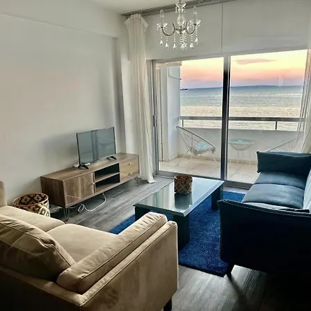 Sea View 1br With Pool Access * لارنكا