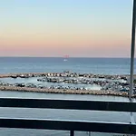 Sea View 1br With Pool Access 拉纳卡