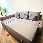 Sea View 1br With Pool Access * 拉纳卡