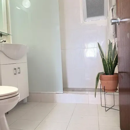 Sea View 1br With Pool Access