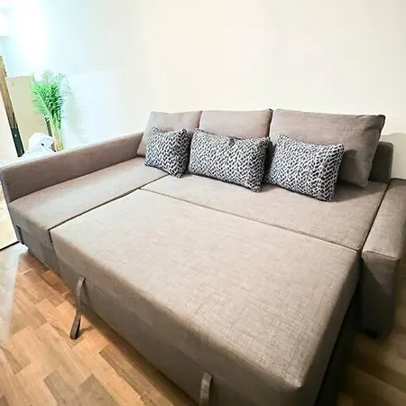 Sea View 1br With Pool Access * ラルナカ