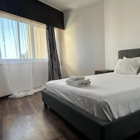 Sea View 1br With Pool Access アパート ラルナカ