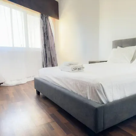 アパート Sea View 1br With Pool Access ラルナカ