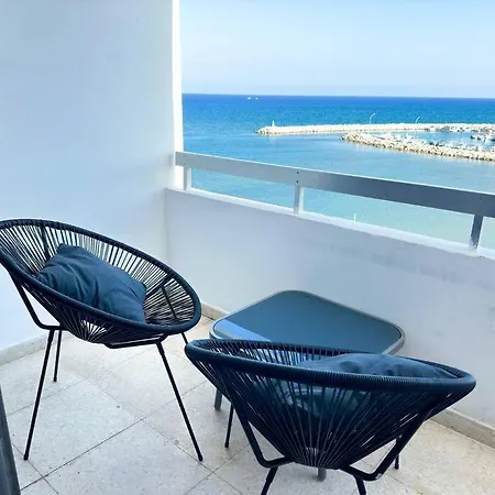 Sea View 1br With Pool Access *