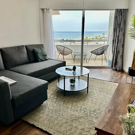 Sea View 1br With Pool Access 라르나카