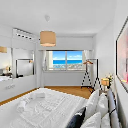 Sea View 1br With Pool Access