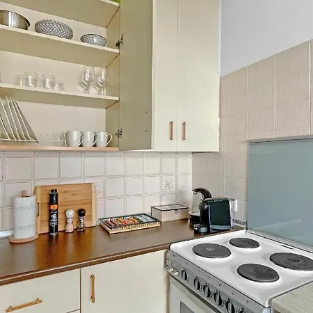 Sea View 1br With Pool Access Appartamento Larnaca