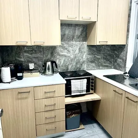 Appartamento Sea View 1br With Pool Access Larnaca