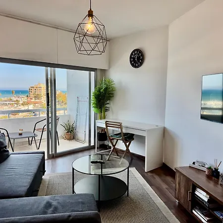 Sea View 1br With Pool Access Larnaca