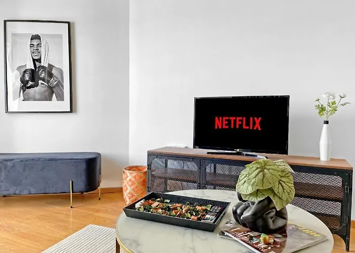 Sea View 1br With Pool Access * Larnaca